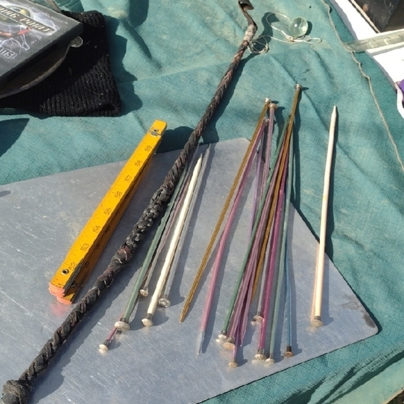 Colorful Knitting Needle Set(17)+Slide Ruler+Horse Racing Stick - Picture 1 of 4